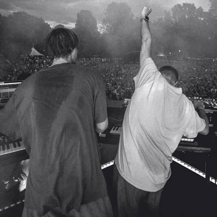 hundredrecords2655814